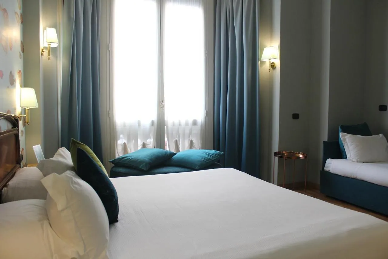 Hotel Continental Genova 4*, Γένοβα