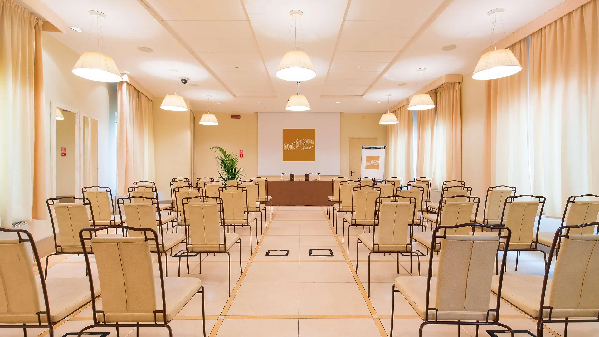 Hotel Continental Genova 4*, ג'נובה